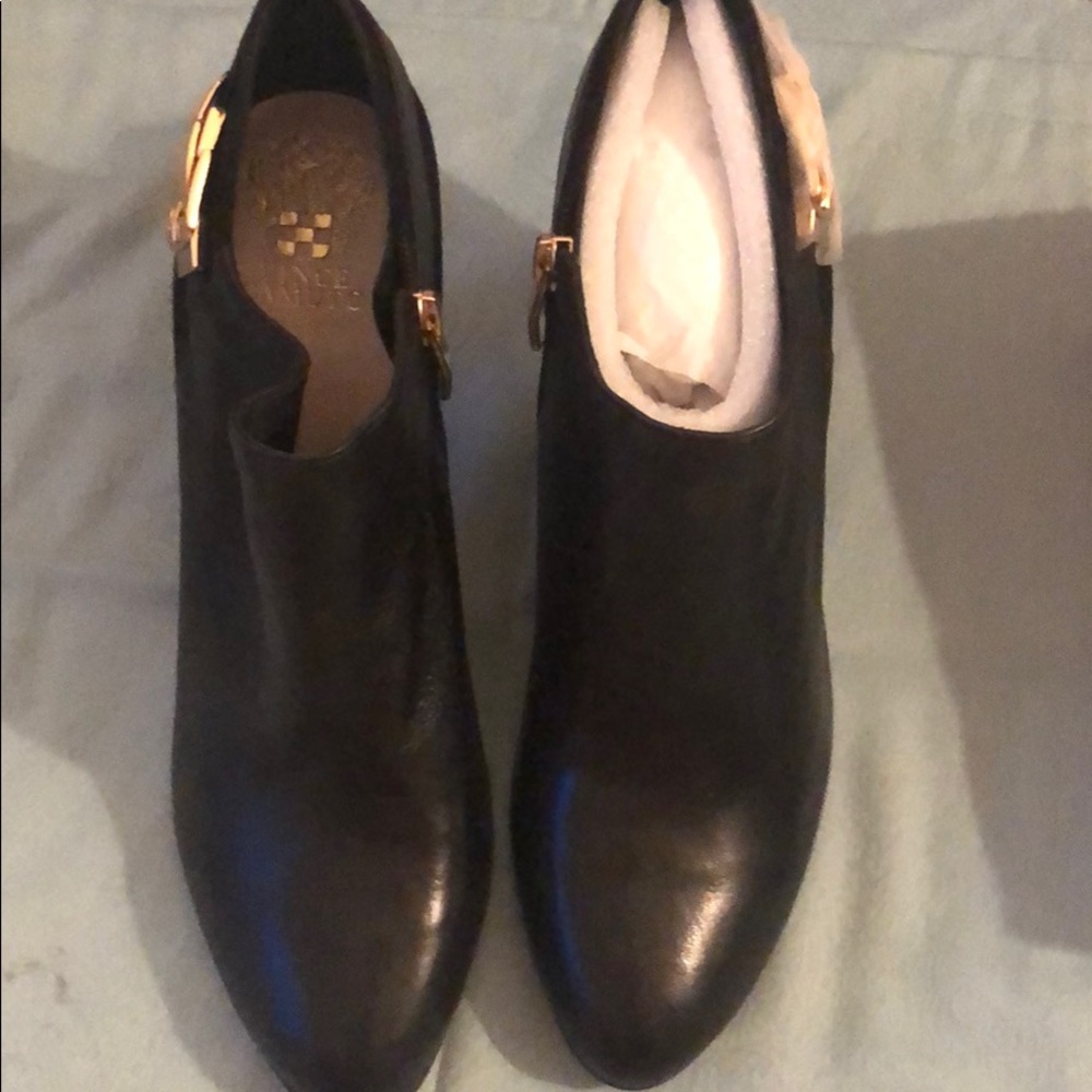 Vince Camuto black boots size 11